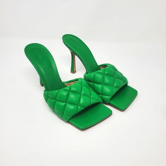 $1200 NWT Bottega Veneta Matelasse Padded Quilted Leather Mule Sandals Heels 37 - Picture 7 of 13